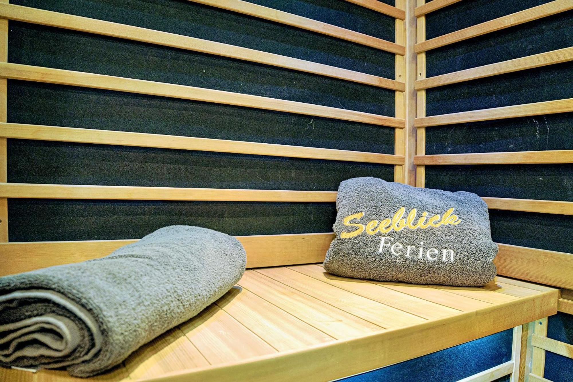 Ferienhaus Lieblingsplatz By Seeblick Ferien Oro, Direkte Wasserlage,Sauna,Kamin Olpenitz Exterior photo